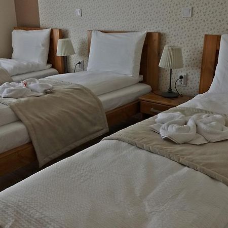 Alice Panzio Gold Bed and Breakfast Kalocsa Buitenkant foto