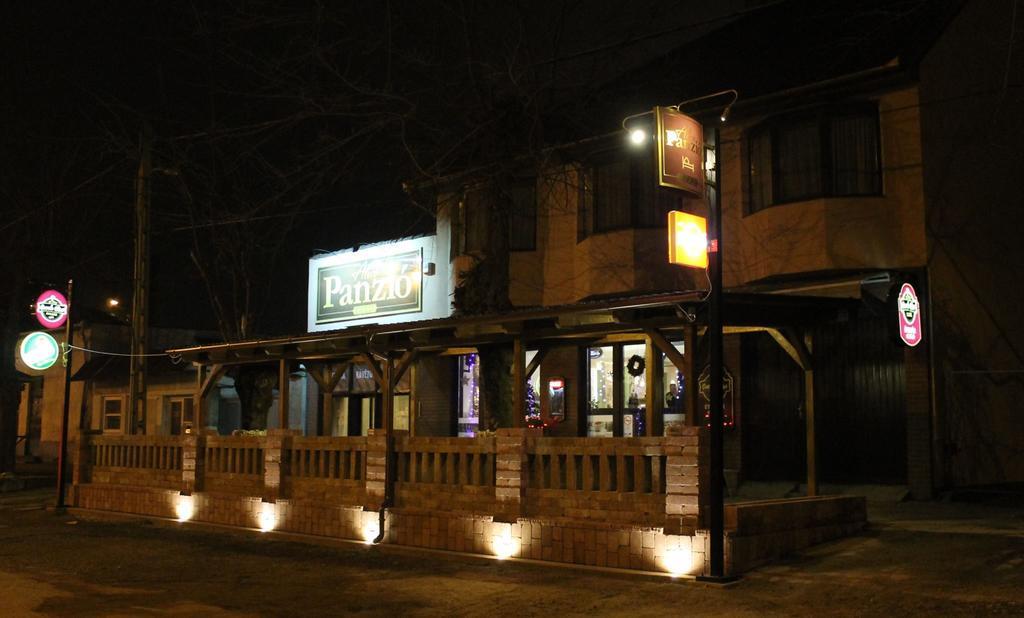 Alice Panzio Gold Bed and Breakfast Kalocsa Buitenkant foto