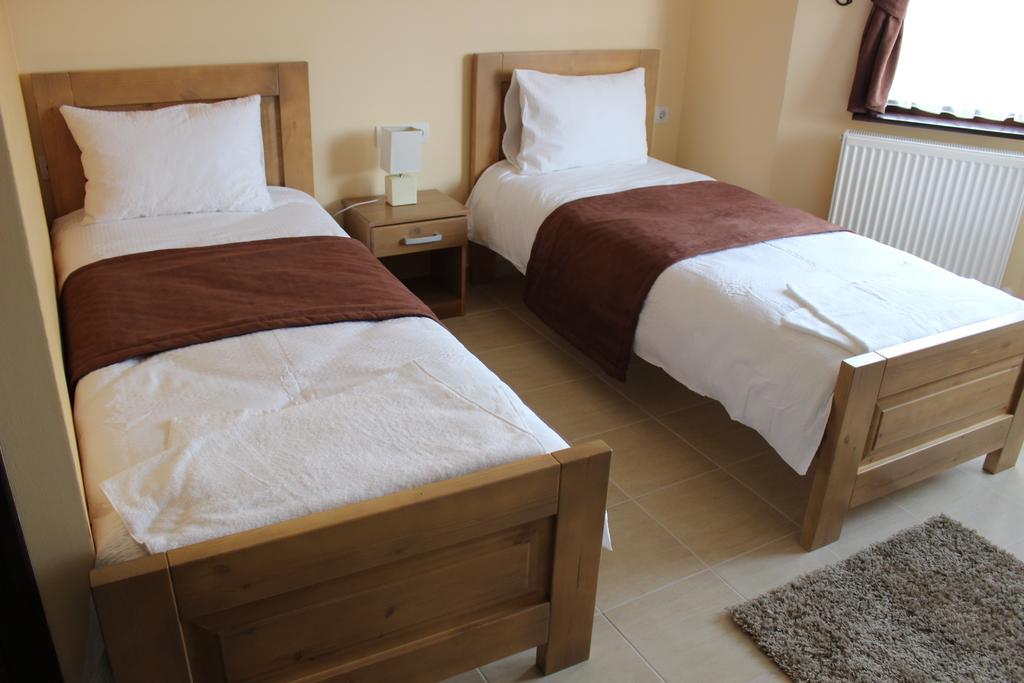 Alice Panzio Gold Bed and Breakfast Kalocsa Kamer foto
