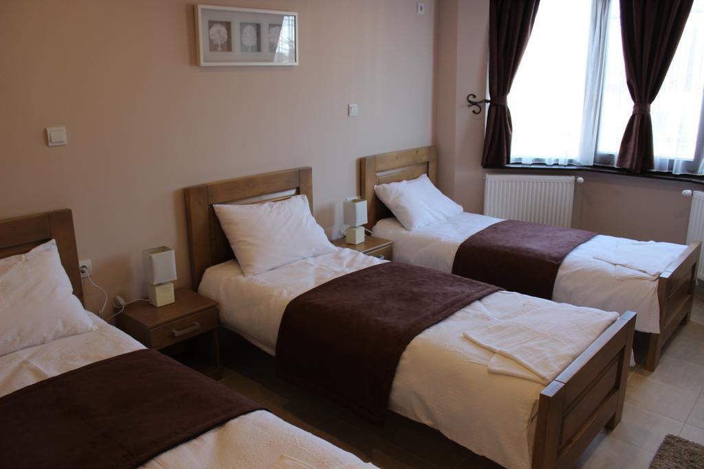 Alice Panzio Gold Bed and Breakfast Kalocsa Kamer foto