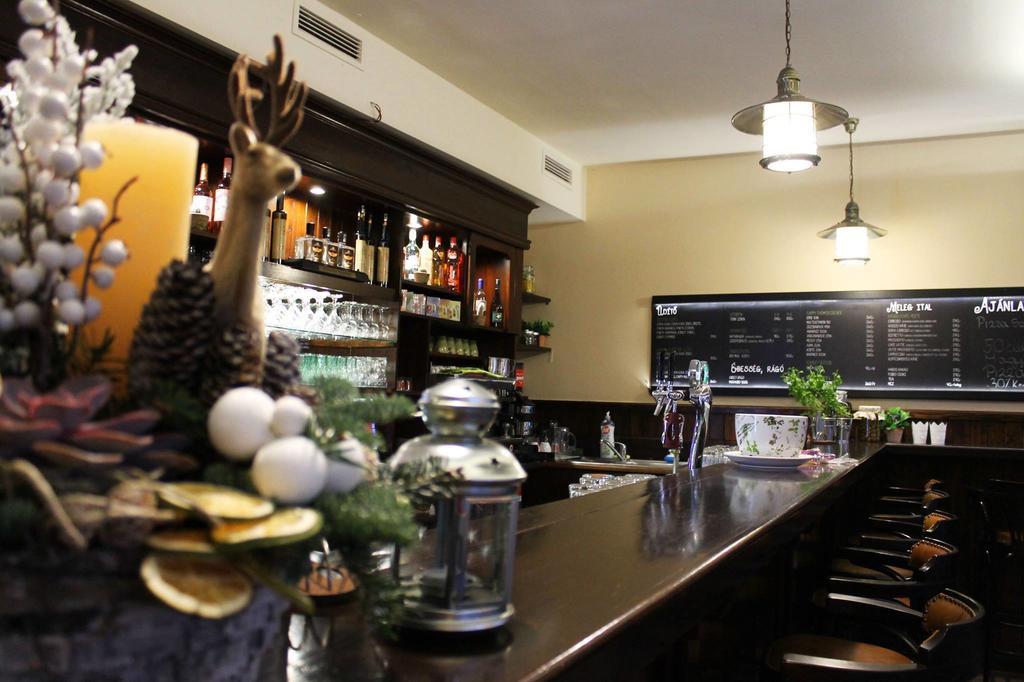 Alice Panzio Gold Bed and Breakfast Kalocsa Buitenkant foto